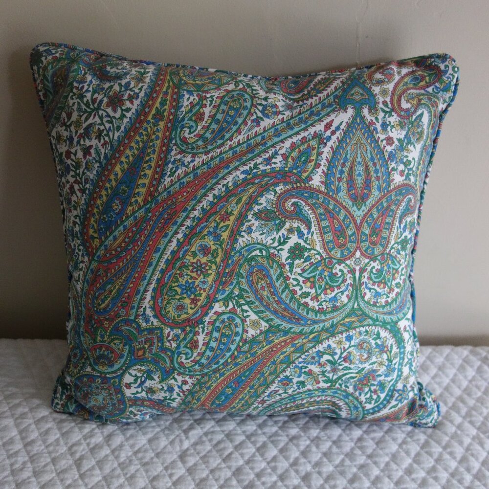 LAUREN RALPH LAUREN Black Label Square Throw Pillow – Paisley / Boho